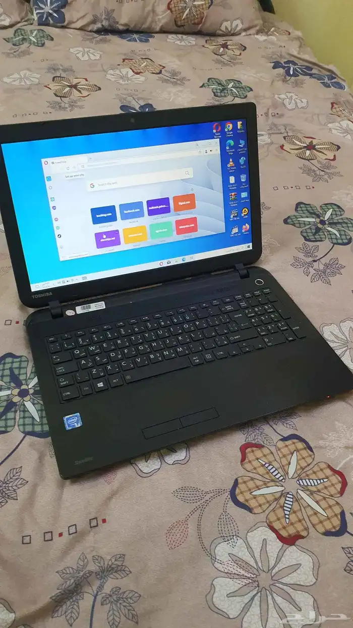 لاب توب توشيبا بمعالج سيليرون نظيف 0