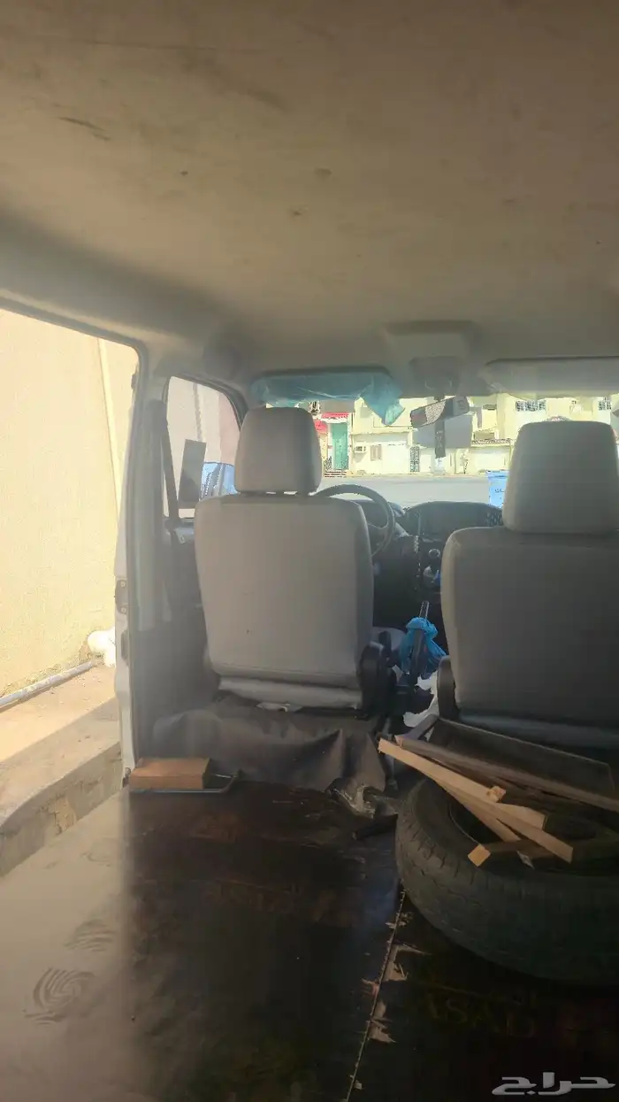 للبيع تويوتا هايس 2023 - قير عادي - ممشى 80 ألف كم ا 9