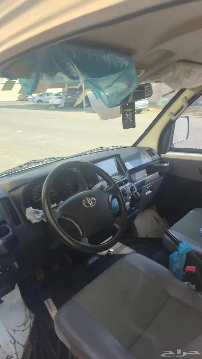 للبيع تويوتا هايس 2023 - قير عادي - ممشى 80 ألف كم ا 2