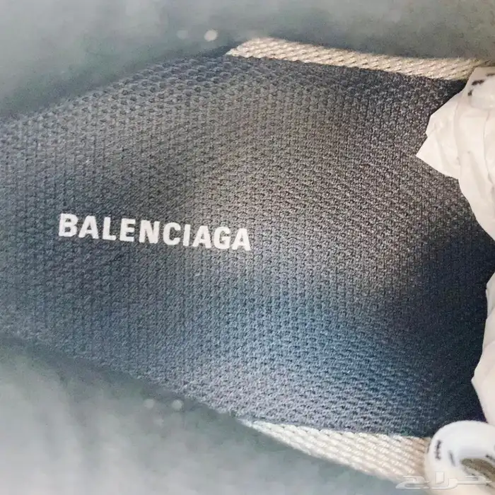 Balenciaga بالنسياقا 3