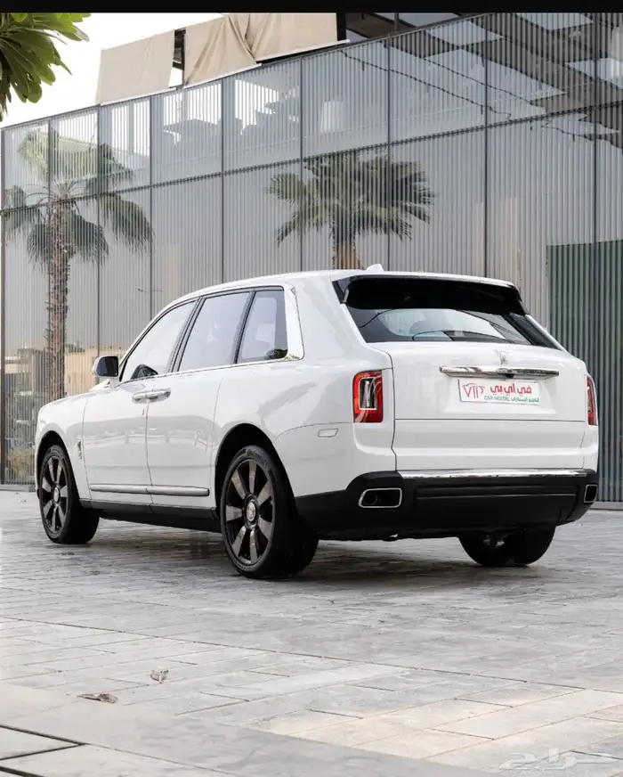 خدمة سيارات بسائق VIP 12