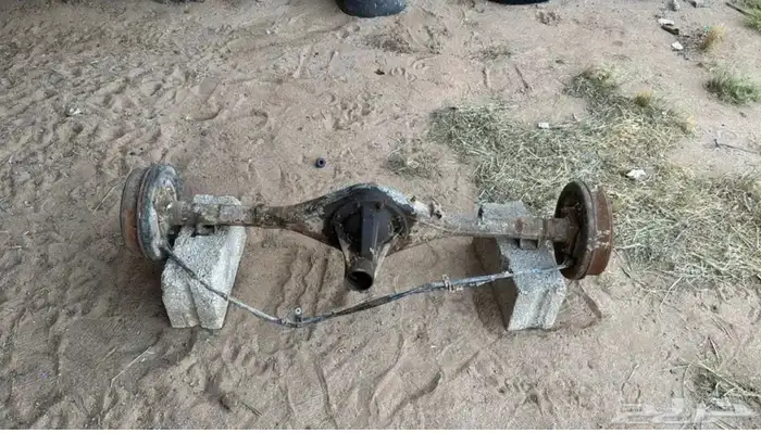 دفرنس هايلوكس موديل 83 2