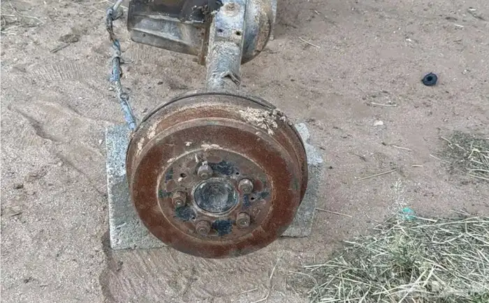 دفرنس هايلوكس موديل 83 0