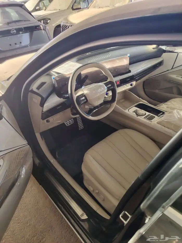 كيا k8 2026 استاندر اصفار  . 5