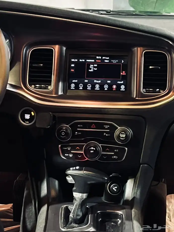 تشارجر 2018 SXT V6 استاندر بحاله ممتازه ماشاء الله 6