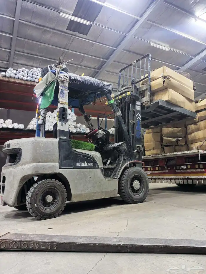 يتوفر لدينا رافعه شوكيه للإيجار الشهري واليومي 1