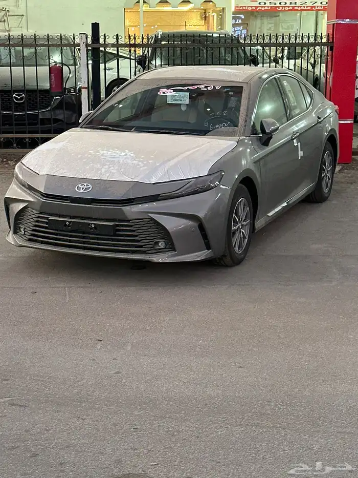 كامري E بنزين ستاندر 2025 بسعر 115.000 0