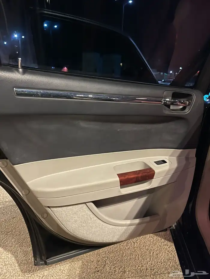 للبيع كرايزلر موديل 2005 26