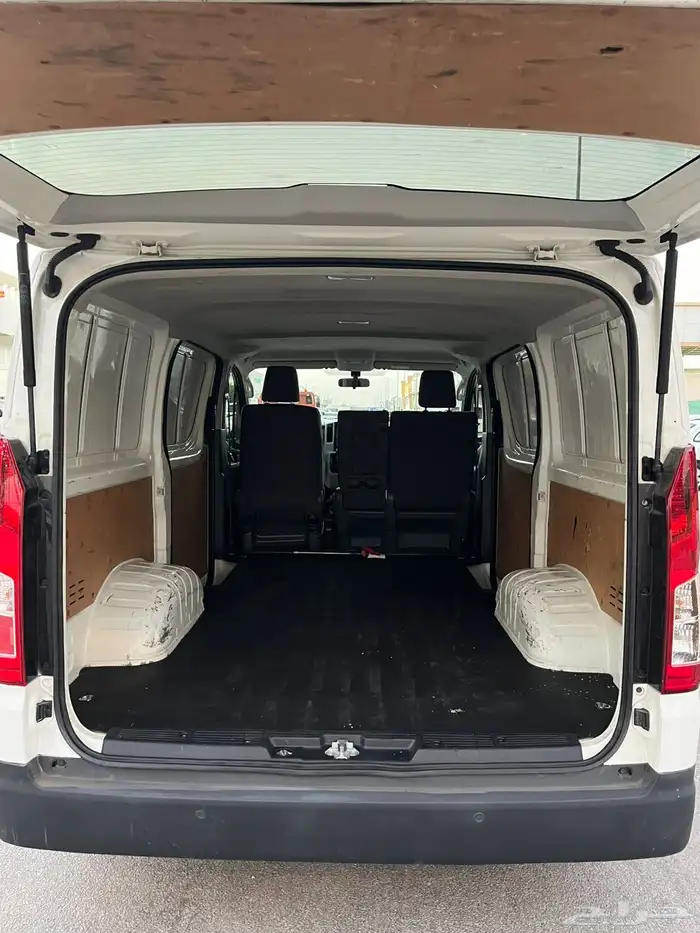 تويوتا باص 2022 بضاعه ديزل هايس للبيع 8