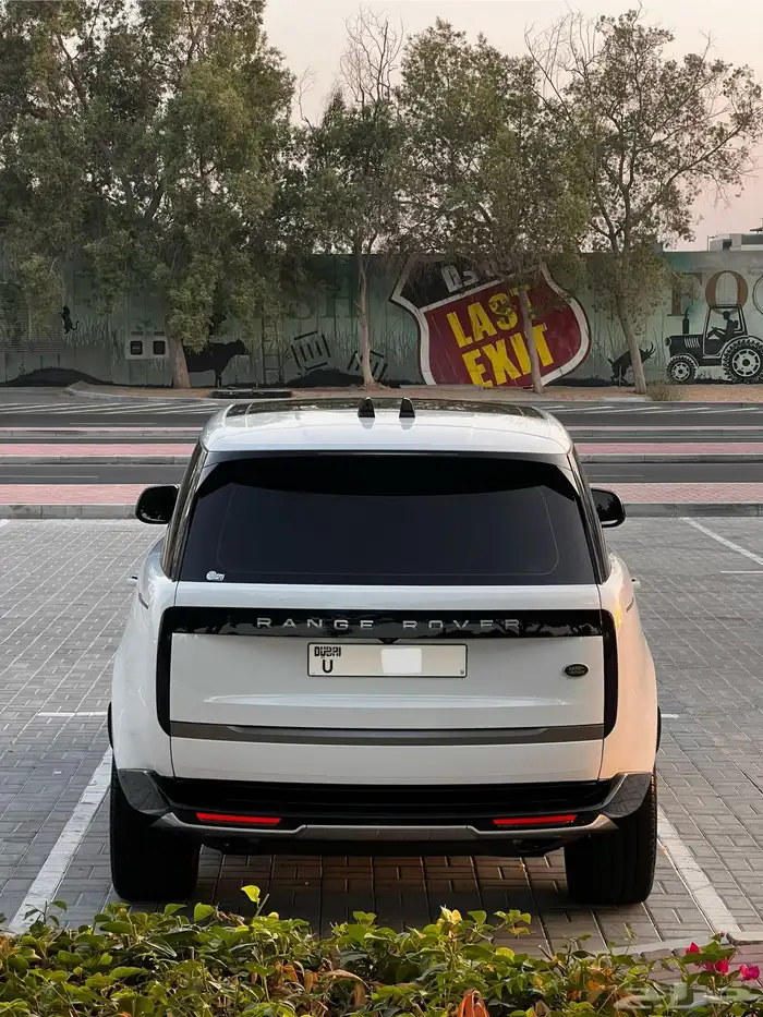 رنج روفر فوج موديل 2023 خليجي موجودة بدبي 8