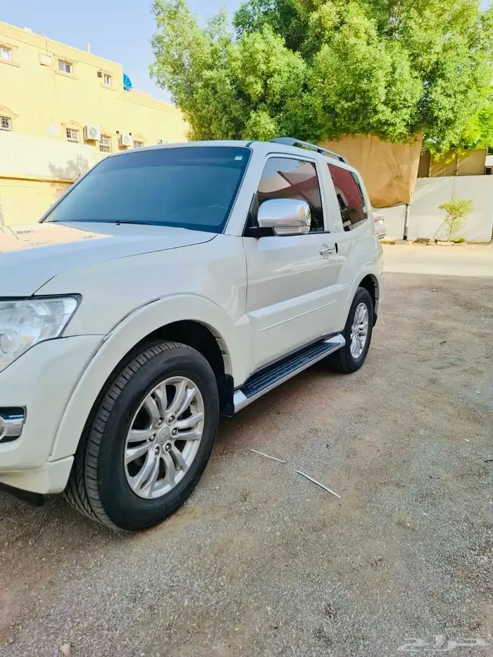 ميتسوبيشي باجيرو 4
