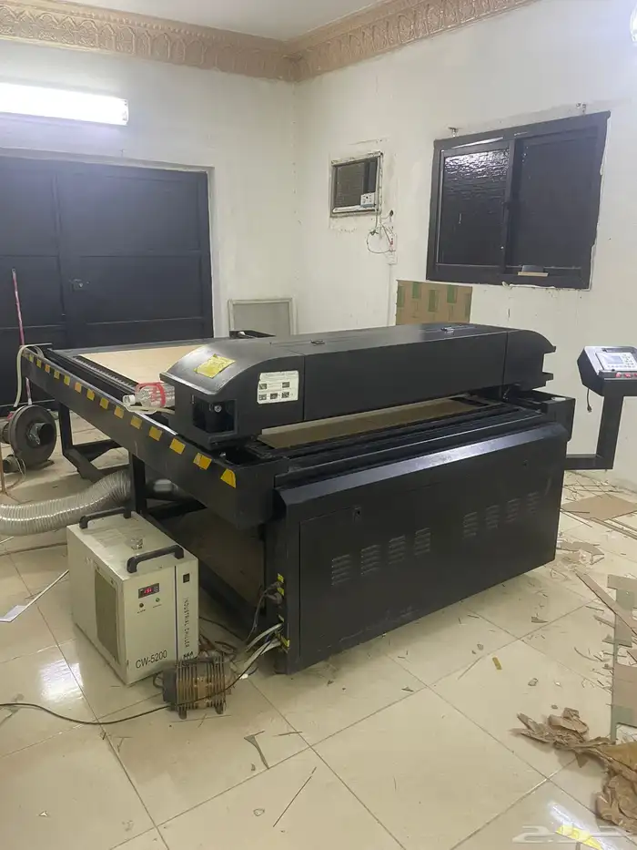 مكينة ليزر حفر وقص 2030 الاكرلك 1