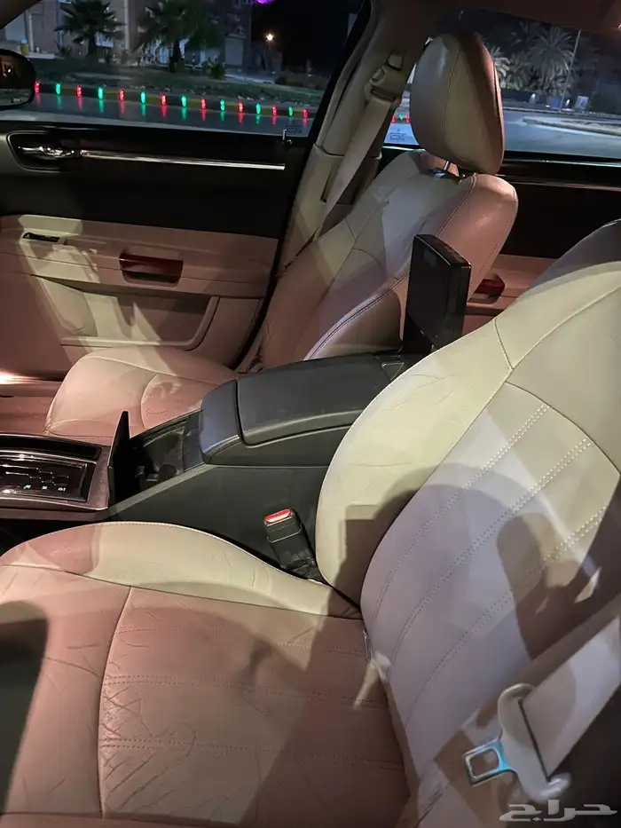 للبيع كرايزلر موديل 2005 25