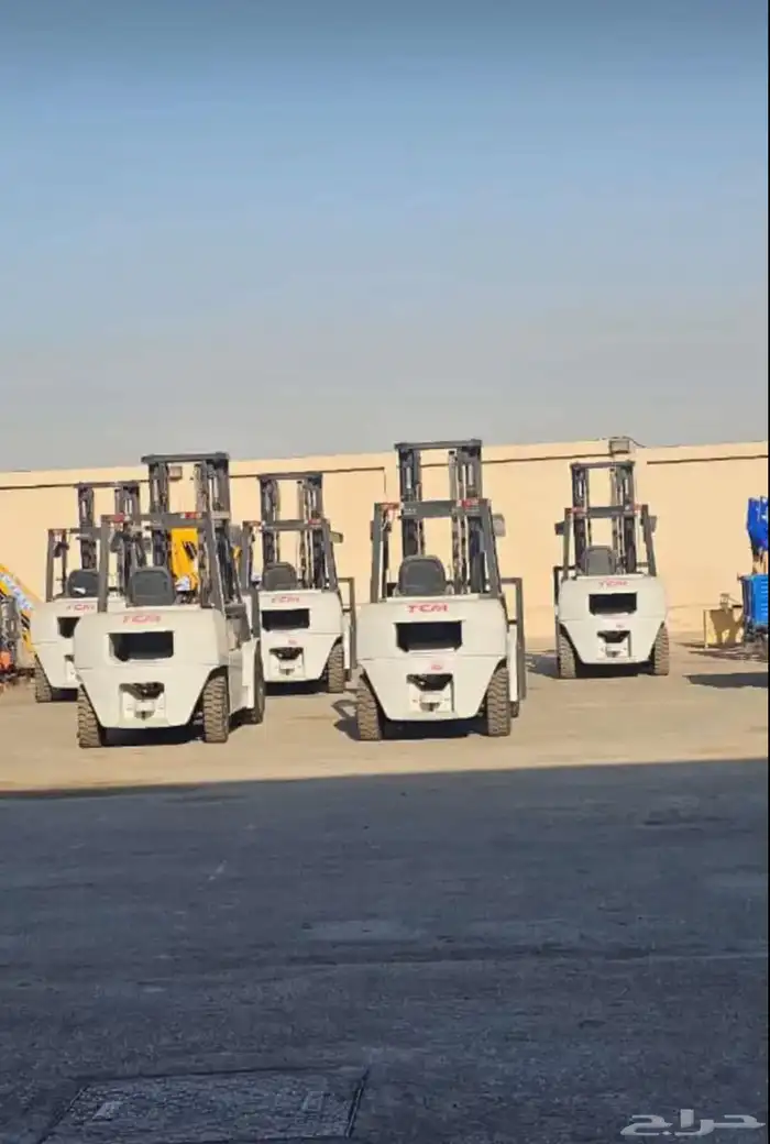 رافعه شوكيه فوركلفت سيزرلفت مان لفت للايجار Forklift 1