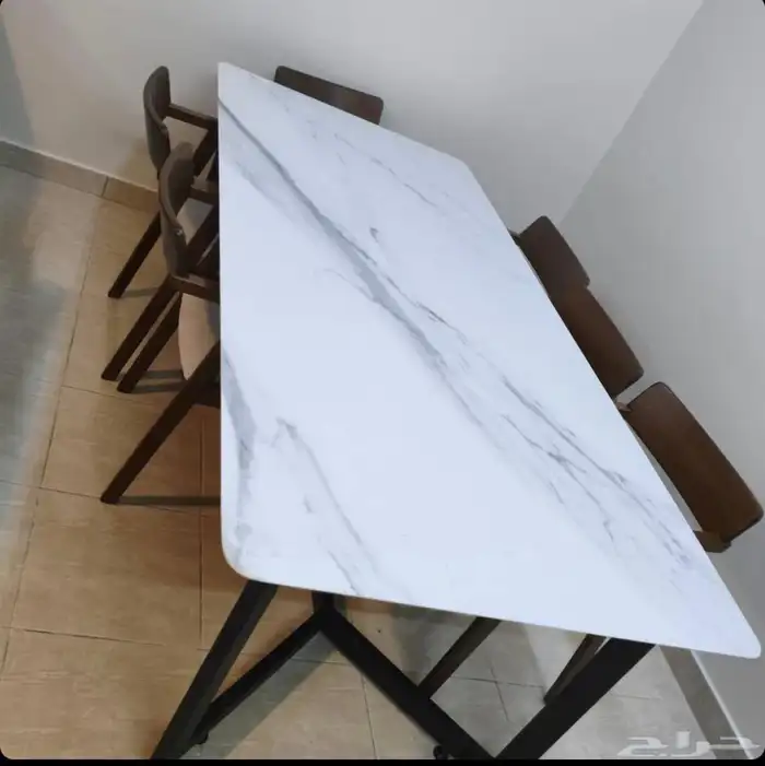 طاوله طعام للبيع الموقع الزلفي 0