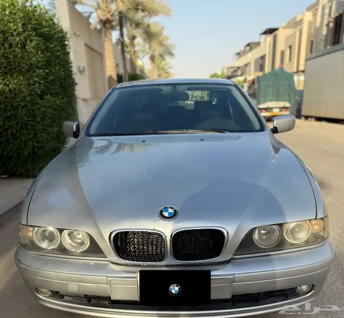 بي ام دبليو الفئة الخامسة 525i فل كامل 2003 3