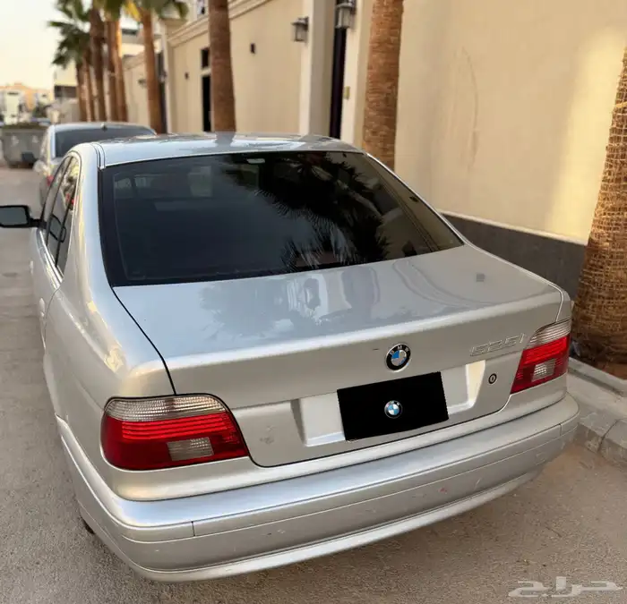 بي ام دبليو الفئة الخامسة 525i فل كامل 2003 1