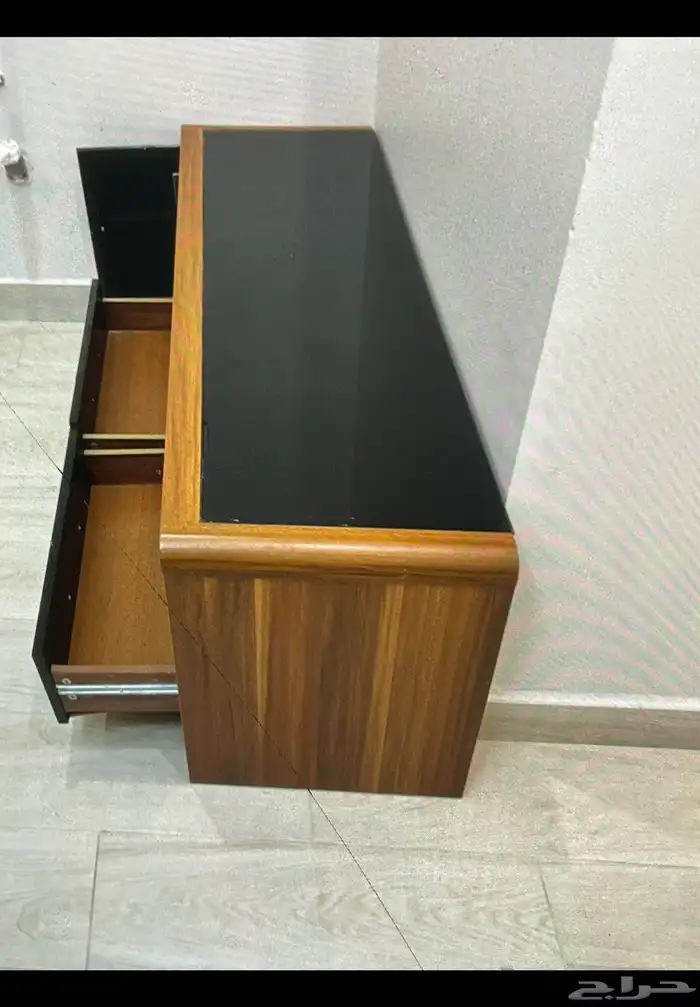 اثاث طاولة شاشه وكراسي كلاسيك 1