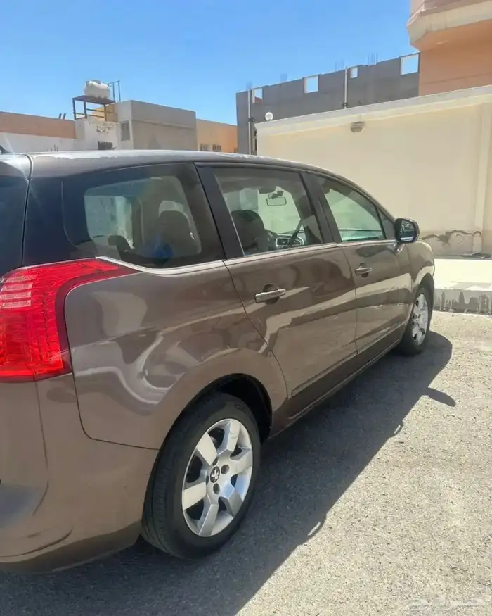 سيارة بيجو 5008 2015 2