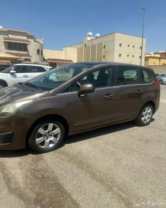 سيارة بيجو 5008 2015 0