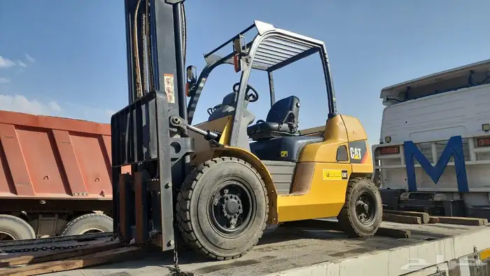 يتوفر لدينا رافعه شوكيه للإيجار الشهري واليومي 0