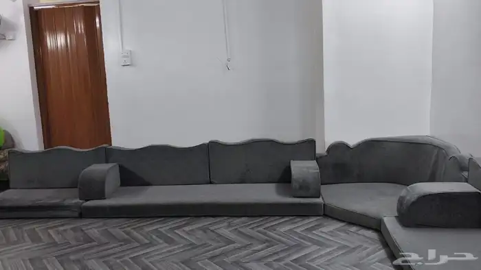 جلسة أرضية باطرمة 0