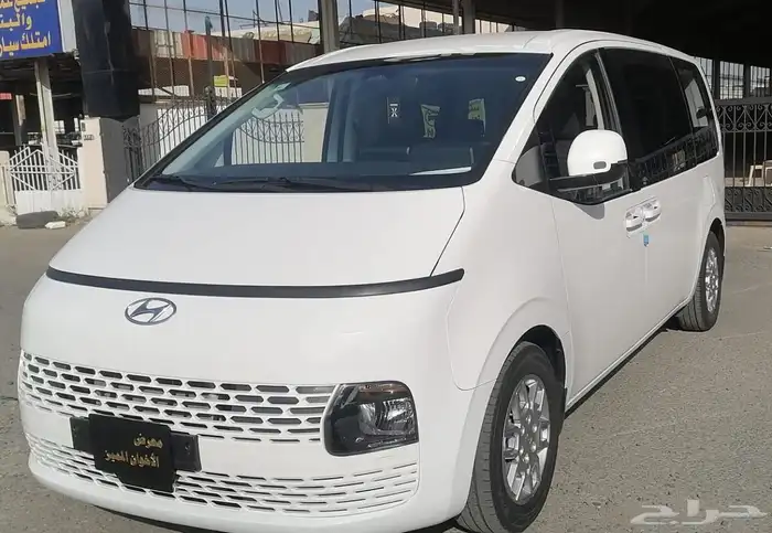 ستاريا 2022 نص فل 2.2 ديزل تيربو 11 راكب بصمه 1