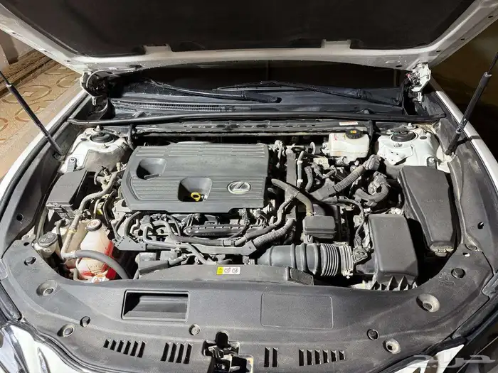 للبيع لكزاز هايبرد حجم 300 موديل 2023 بويه بلد ماشي 91 الف 5