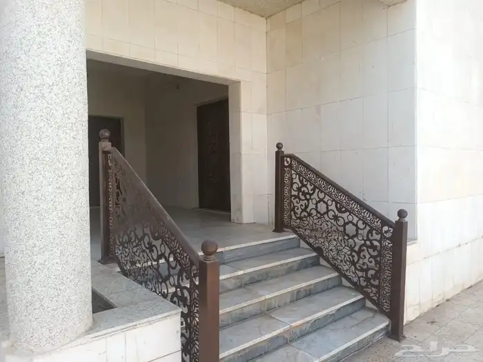 للبيع فيلا حي المرجان 0