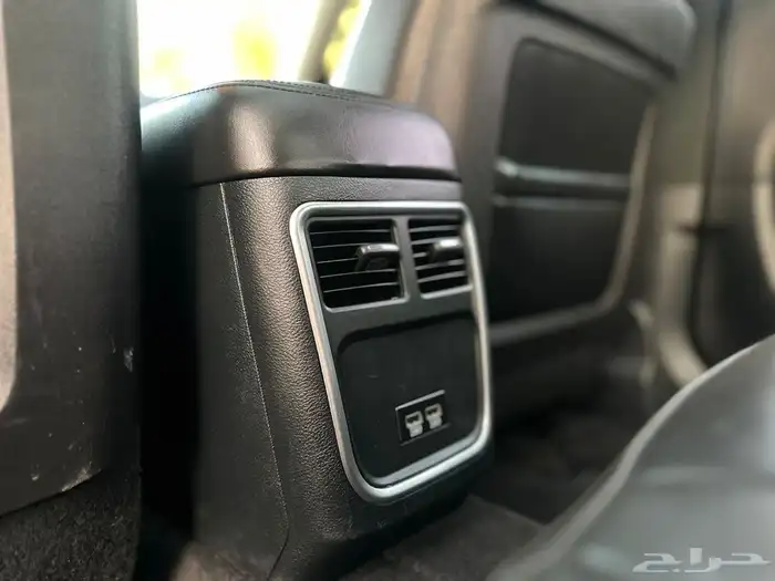 كرايزلر C300 2015 ( بحالة ممتازة V6 ) 35
