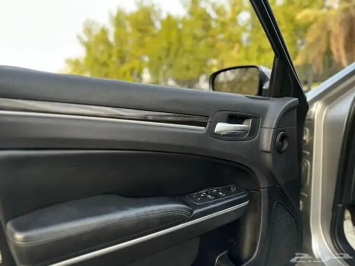 كرايزلر C300 2015 ( بحالة ممتازة V6 ) 38