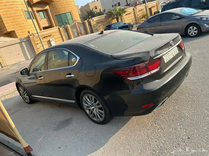 لكزس LS460 5