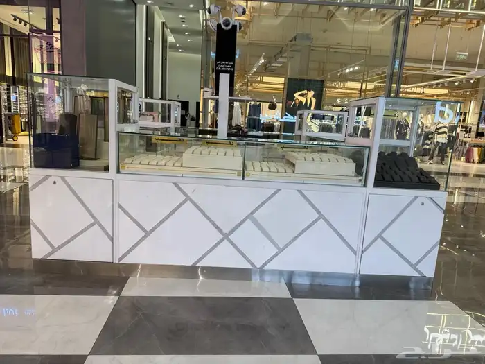 بوث ( كوشك) بقيمة 49000 مناسب للمجوهرات والفضه والاكسسوار 2
