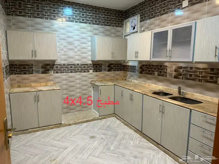 للإجار شقة دور ثاني في ابها 6 غرف 8