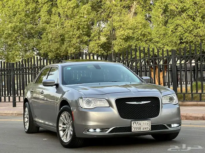 كرايزلر C300 2015 ( بحالة ممتازة V6 ) 2