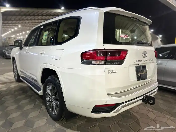 تويوتا لاندكروزر GXR4 موديل2023 8