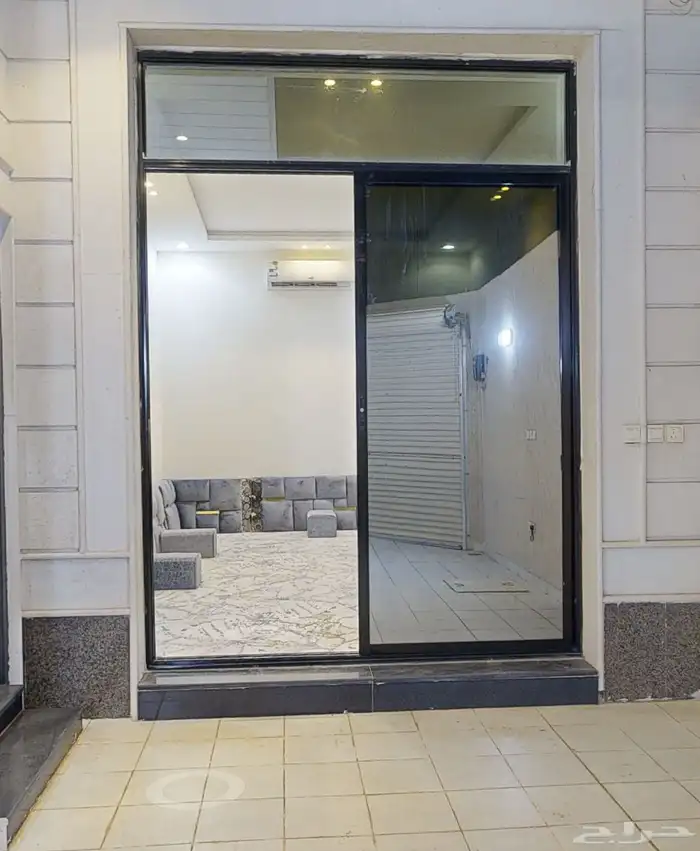 فيلا مؤثثة فاخره للاجار حي عكاظ الرياض قريبة من قاعدة الجوية 4