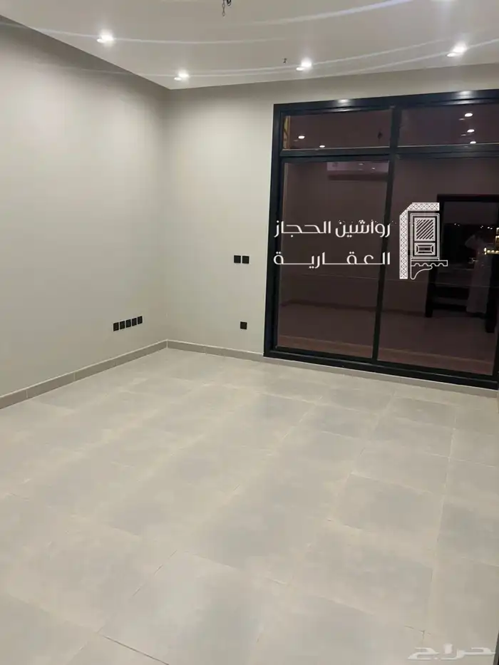 شقة فاخرة-حي الرمال-مخطط البابطين 0