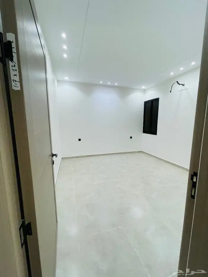 للبيع شقق تمليك علوي مع سطح باالخميس حي الإسكان بسعر مناسب 18