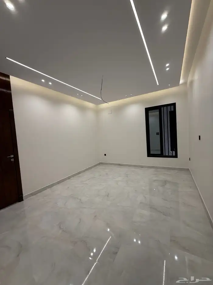 للبيع روف ارضي بحوش بمدخل خاص بمدينه ابها حى المنسك 10
