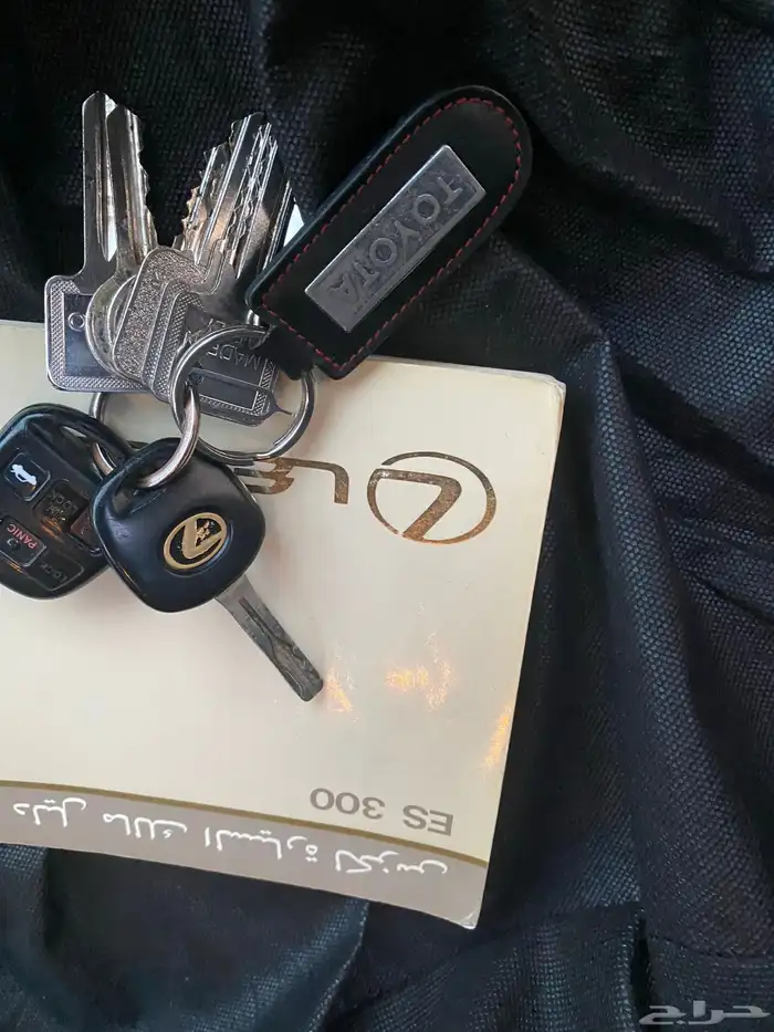 لكزس اي اس 2004 نظيفة. 13