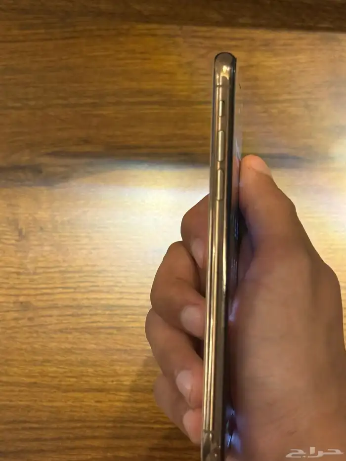 ايفون xs ذهبي 64 قيقا 1
