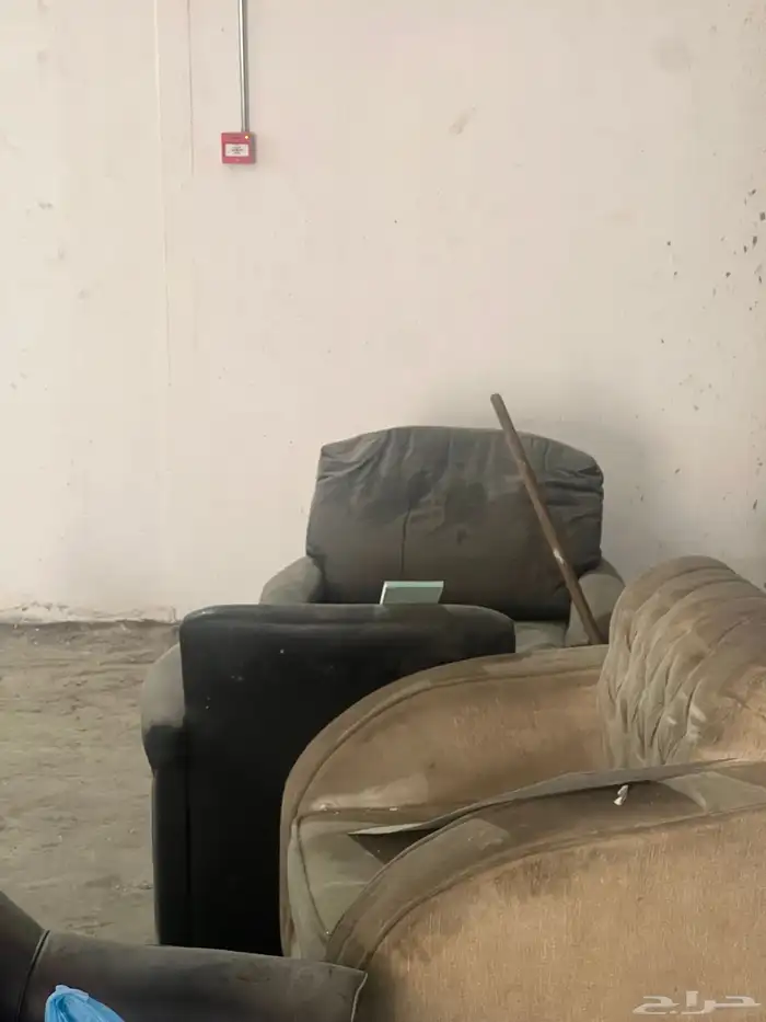 سكراب خشب ومكيفات وكراسي للبيع 4