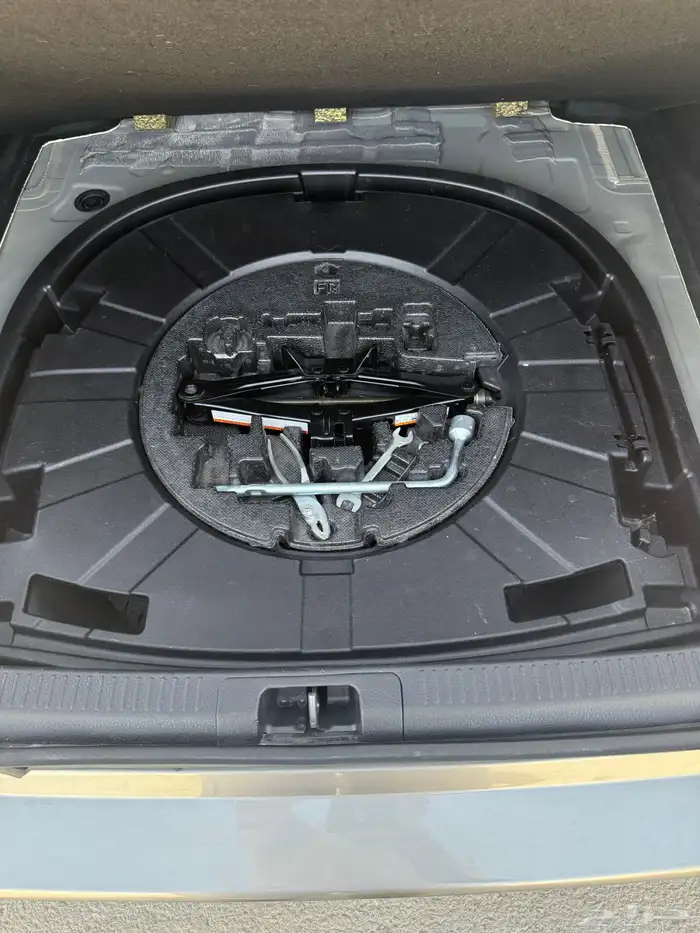 toyota camry 2023 LE hybrid 4