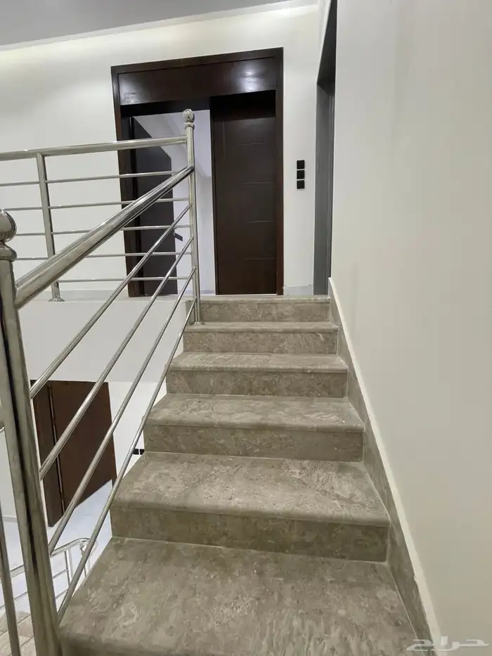 للبيع ارواف علويه و ارضيه بحواش من 650 الف طريق الثمانين 18