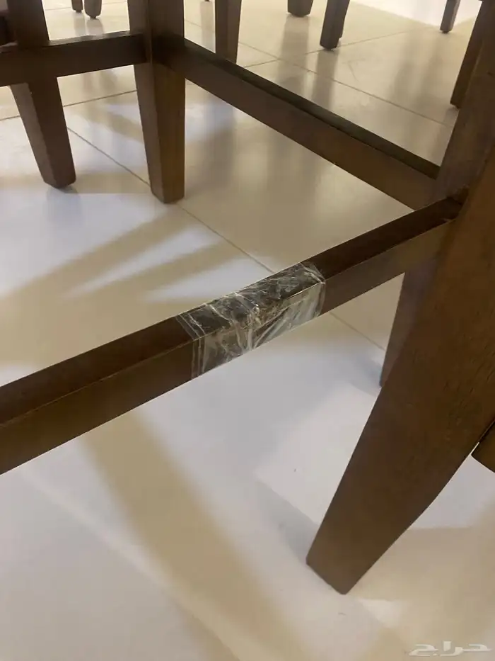 طاولة طعام ثمان كراسي للبيع 4