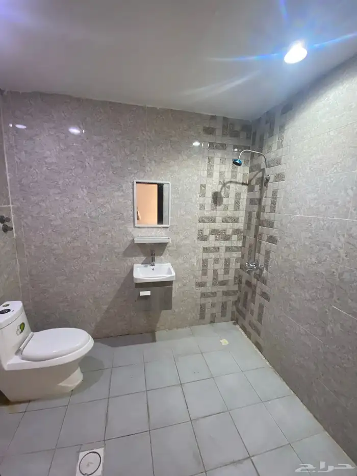 شقة سكنية للايجار بحي التعاون 3