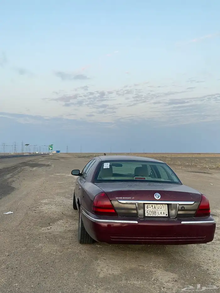 Grand Marquis 2009 40 kms in neat condition 2