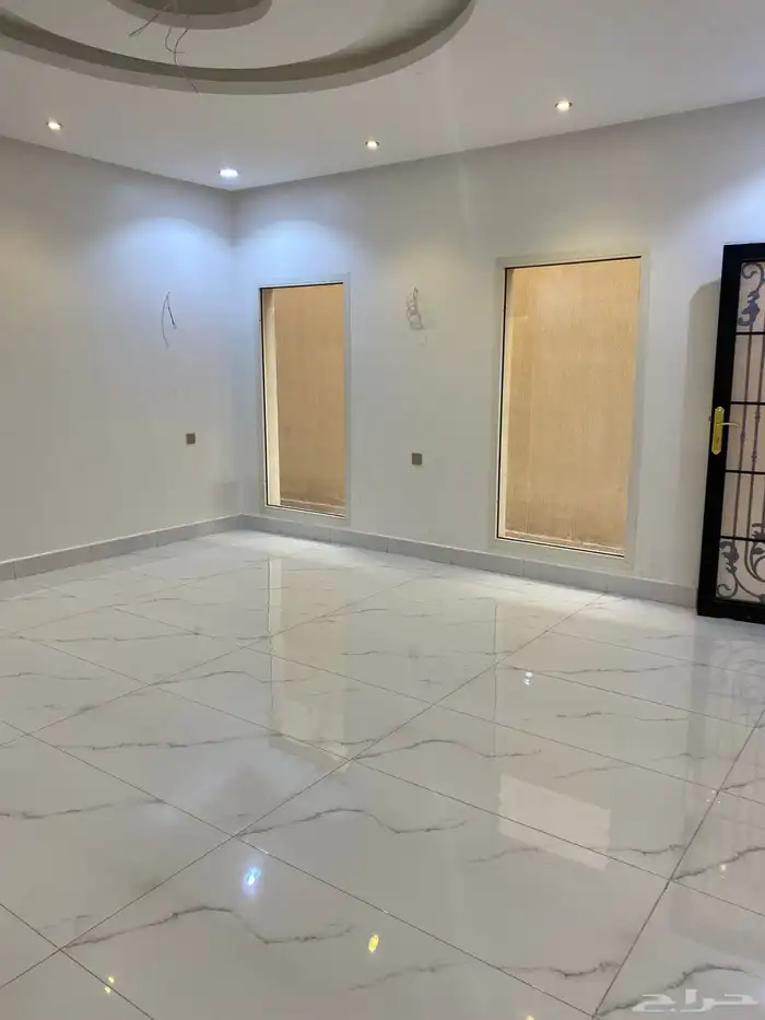 فيلا للبيع   حي الرمال الذهبي (موقع مميز) 11