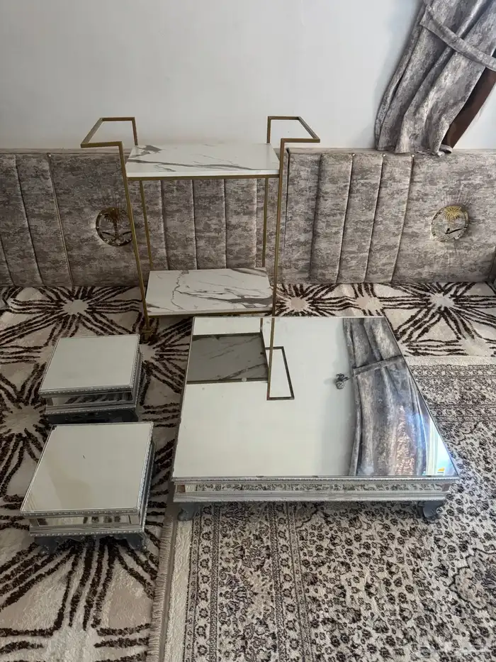 فرشه سجاد مقاس 2 ب3 وطاوله استقبال وطاولة ارضيه 0